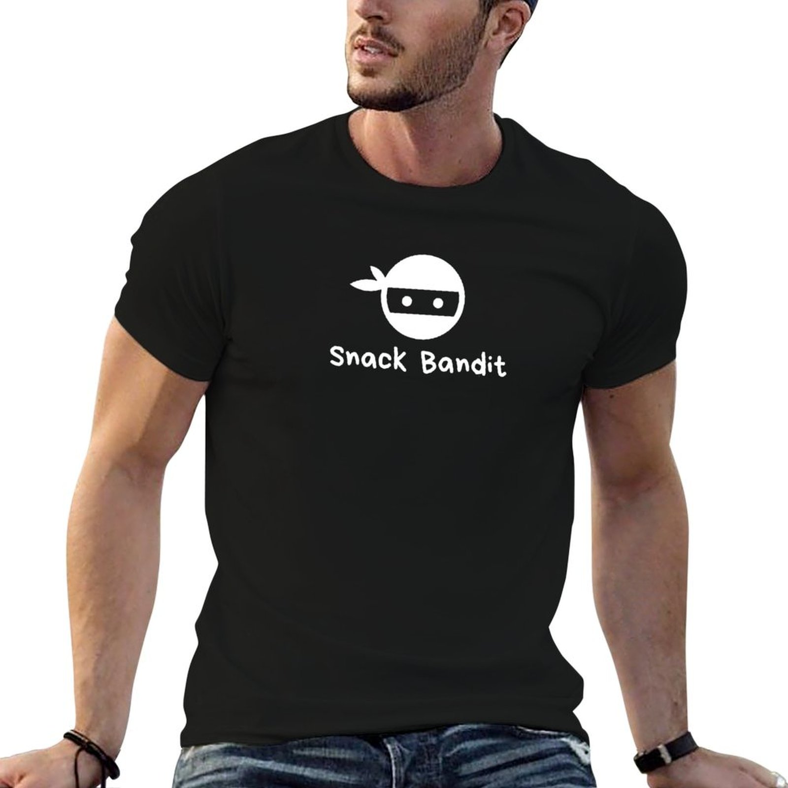 Food Snacks Background - Snack Bandit Lustiges T-Shirt mit lustigem