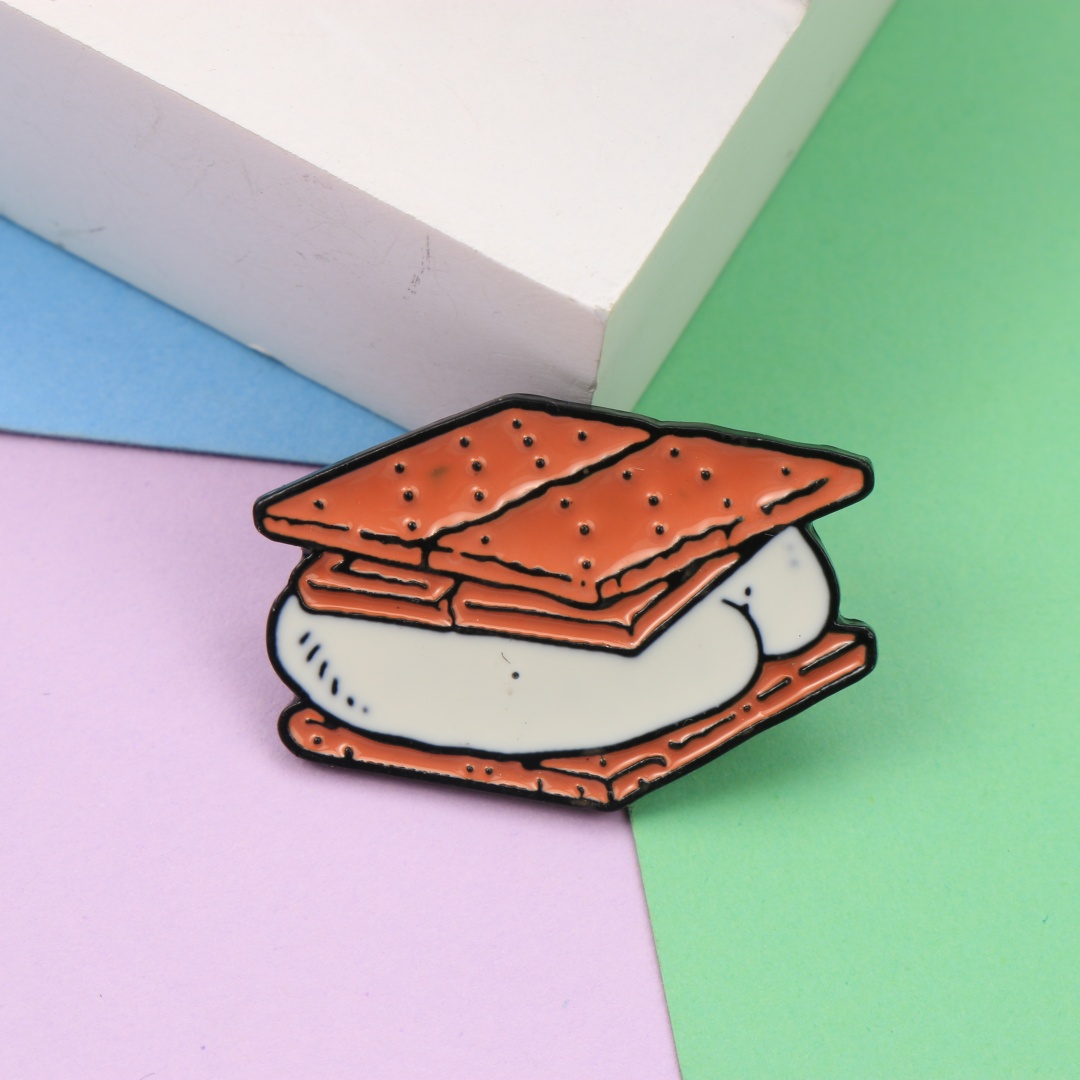 Zinc Food Snacks - Cartoon S'mores Marshmallow Cracker Emaille-Brosche Camping
